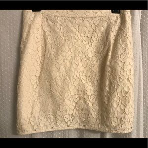 GAP lace mini size 16